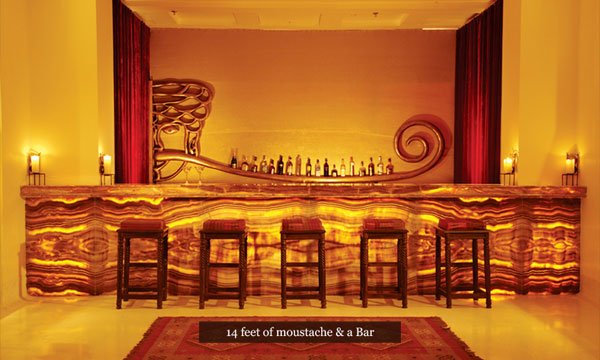 14-feetmoustache-in-bar 14-feetmoustache-in-bar