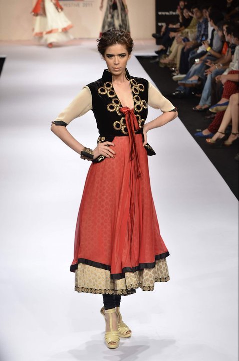 Nandita Thirani at Fashion Week 2011